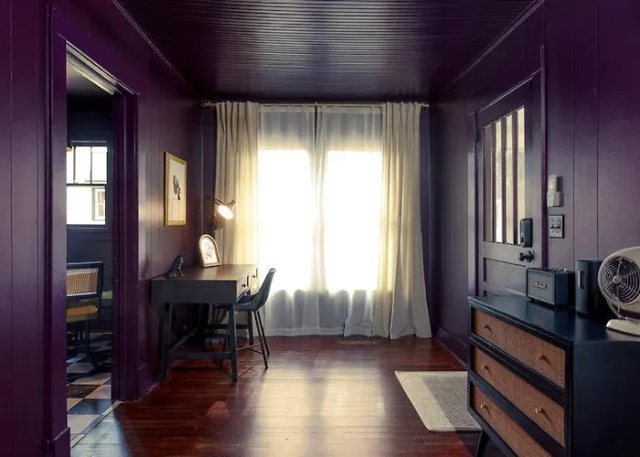 Villa The Crow - Sophisticated East Hill Sanctuary *
